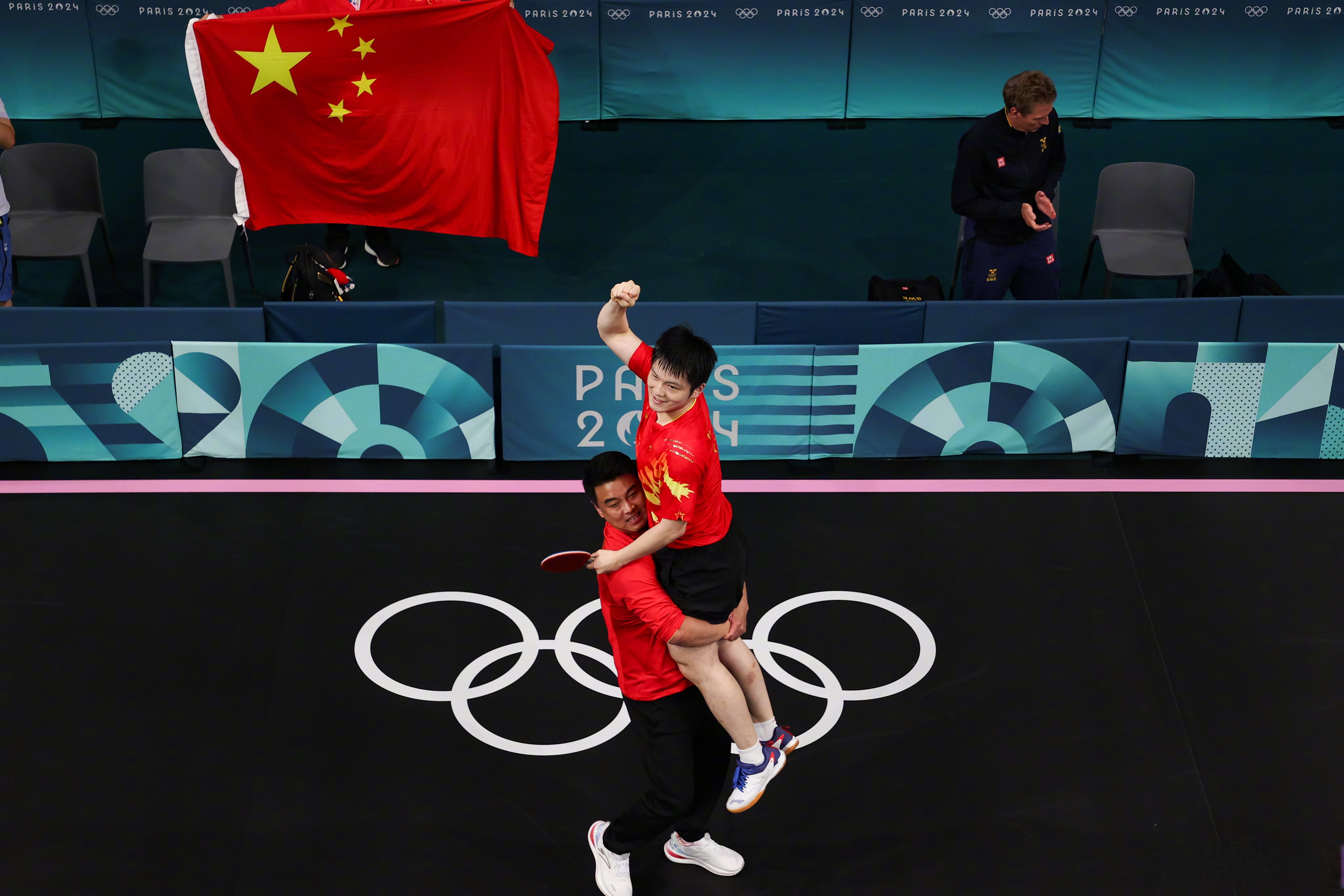 英格兰队完胜葡萄牙队，樊振东点燃赛场