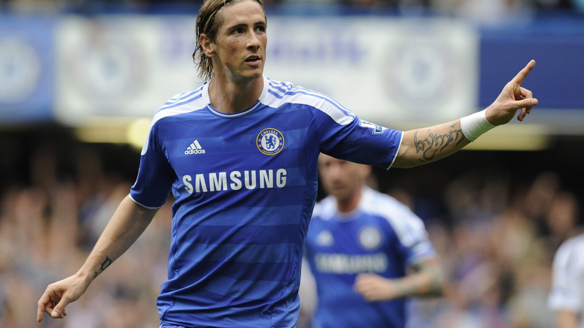 克瓦拉茨赫利亚闪耀全场，委内瑞拉奇迹狂胜拜仁震惊足坛